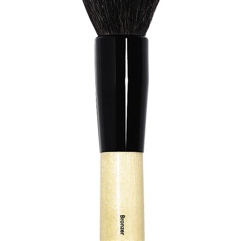 best bronzer brush for contouring.